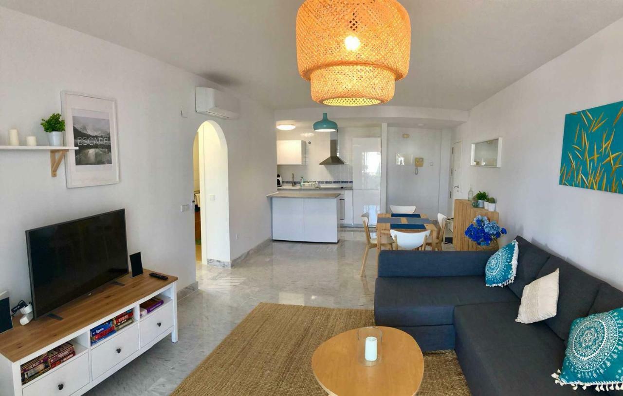 Apartment Bright 300m From The