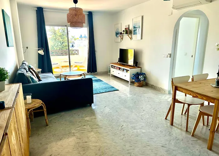 Bright Apartment 300M From The Beach